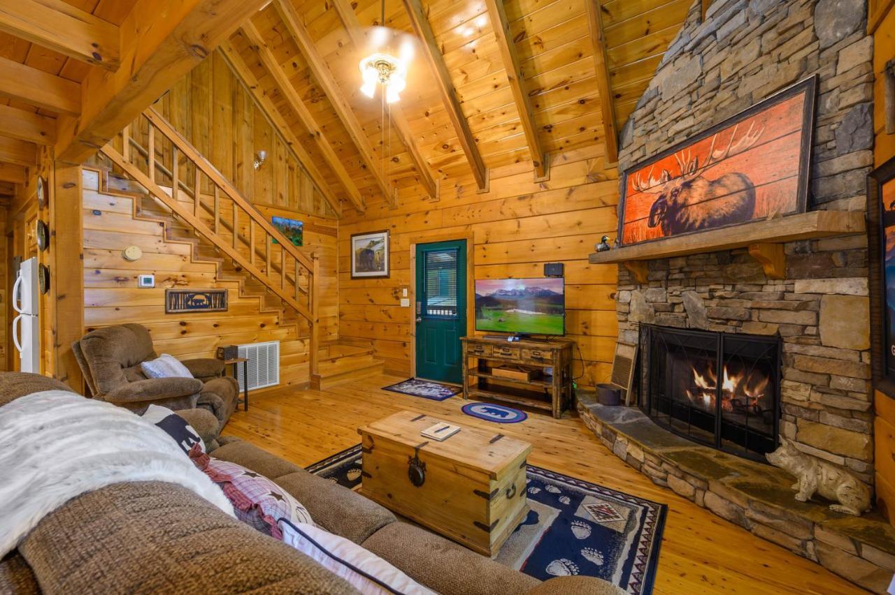 Gypsy Road - Privacy! Log Cabin With Hot Tub, Wifi, Directv And Arcade 塞维尔维尔 外观 照片
