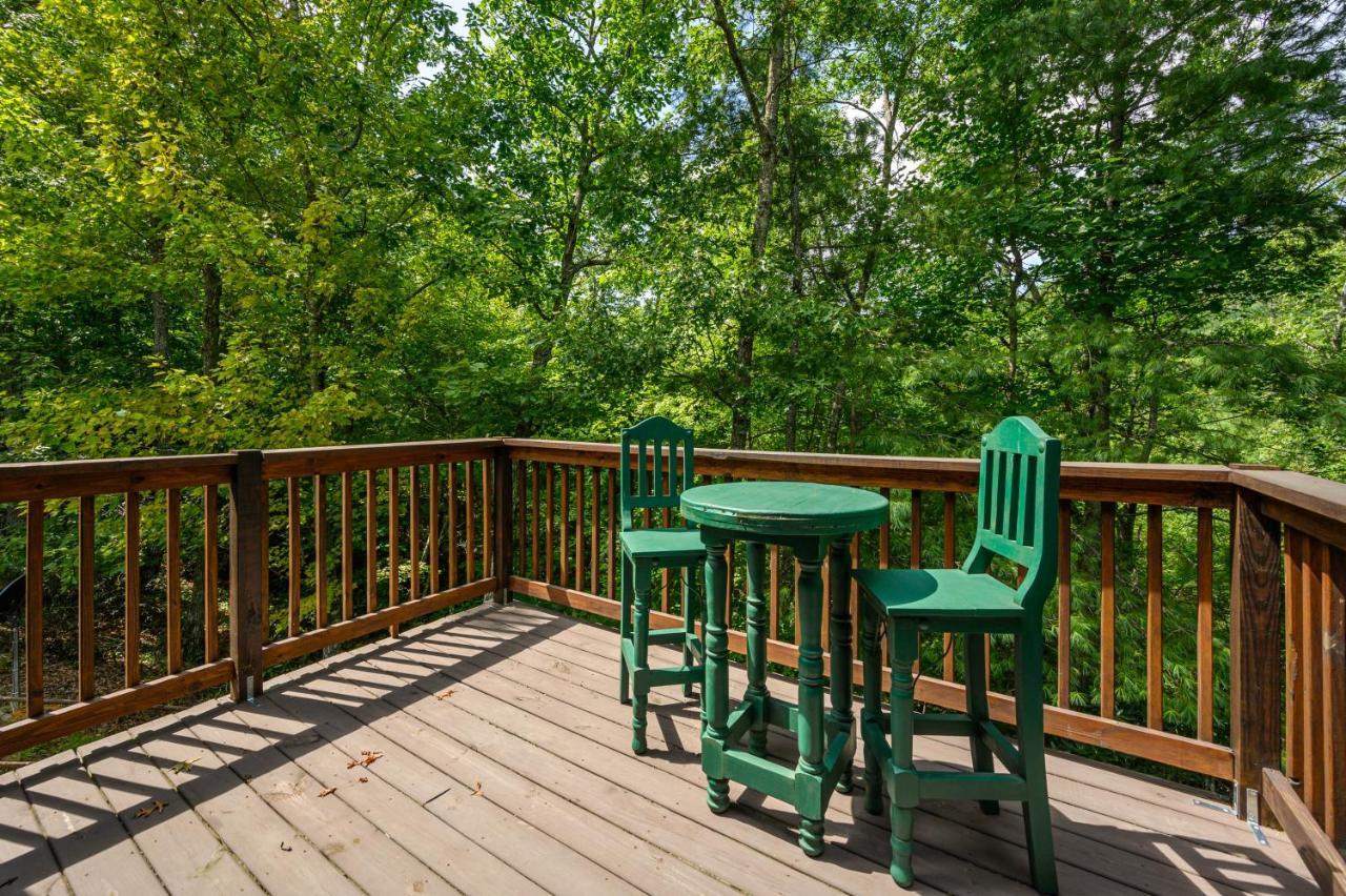 Gypsy Road - Privacy! Log Cabin With Hot Tub, Wifi, Directv And Arcade 塞维尔维尔 外观 照片