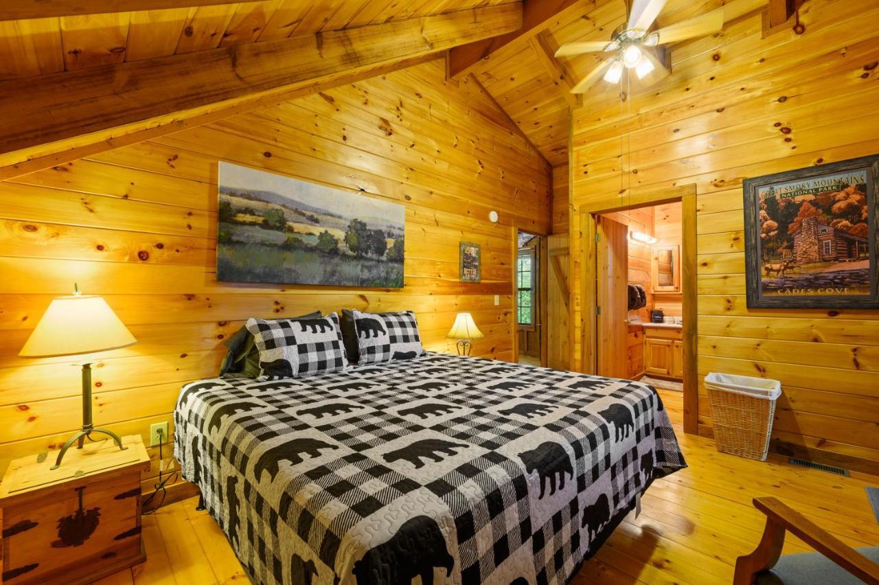 Gypsy Road - Privacy! Log Cabin With Hot Tub, Wifi, Directv And Arcade 塞维尔维尔 外观 照片